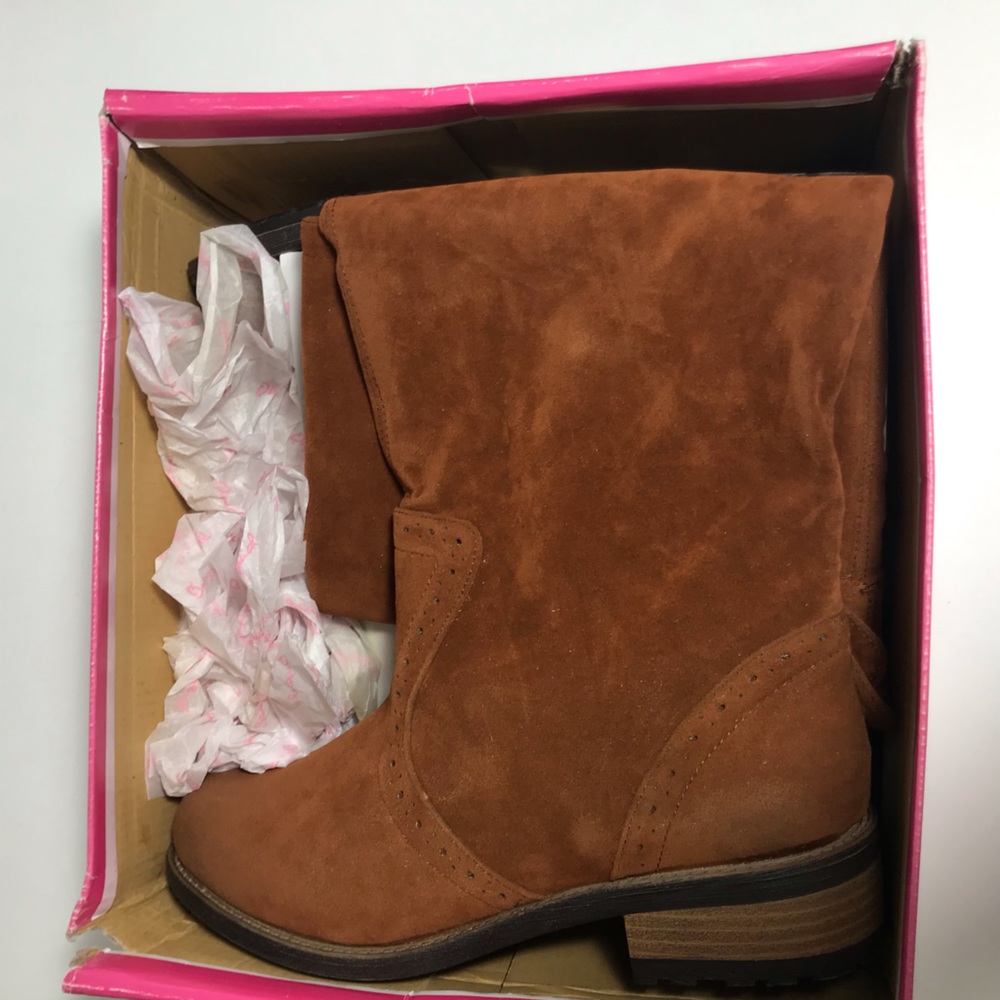 Qupid Rust Brown Vegan Suede Knee High Flat Bottom Boots Size 6 NIB - Picture 4 of 14